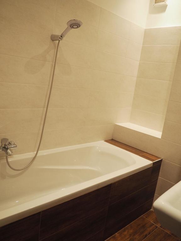 Apartment In Historical Part - Old Town Top Address براتسيلافا المظهر الخارجي الصورة