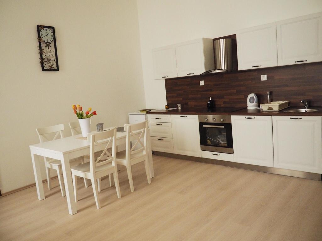 Apartment In Historical Part - Old Town Top Address براتسيلافا المظهر الخارجي الصورة